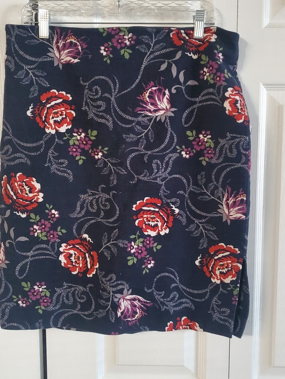 ANN TAYLOR MINI FLORAL SKIRT. 12. NAVY PINK.TABESTRY LOOK - Picture 9 of 9